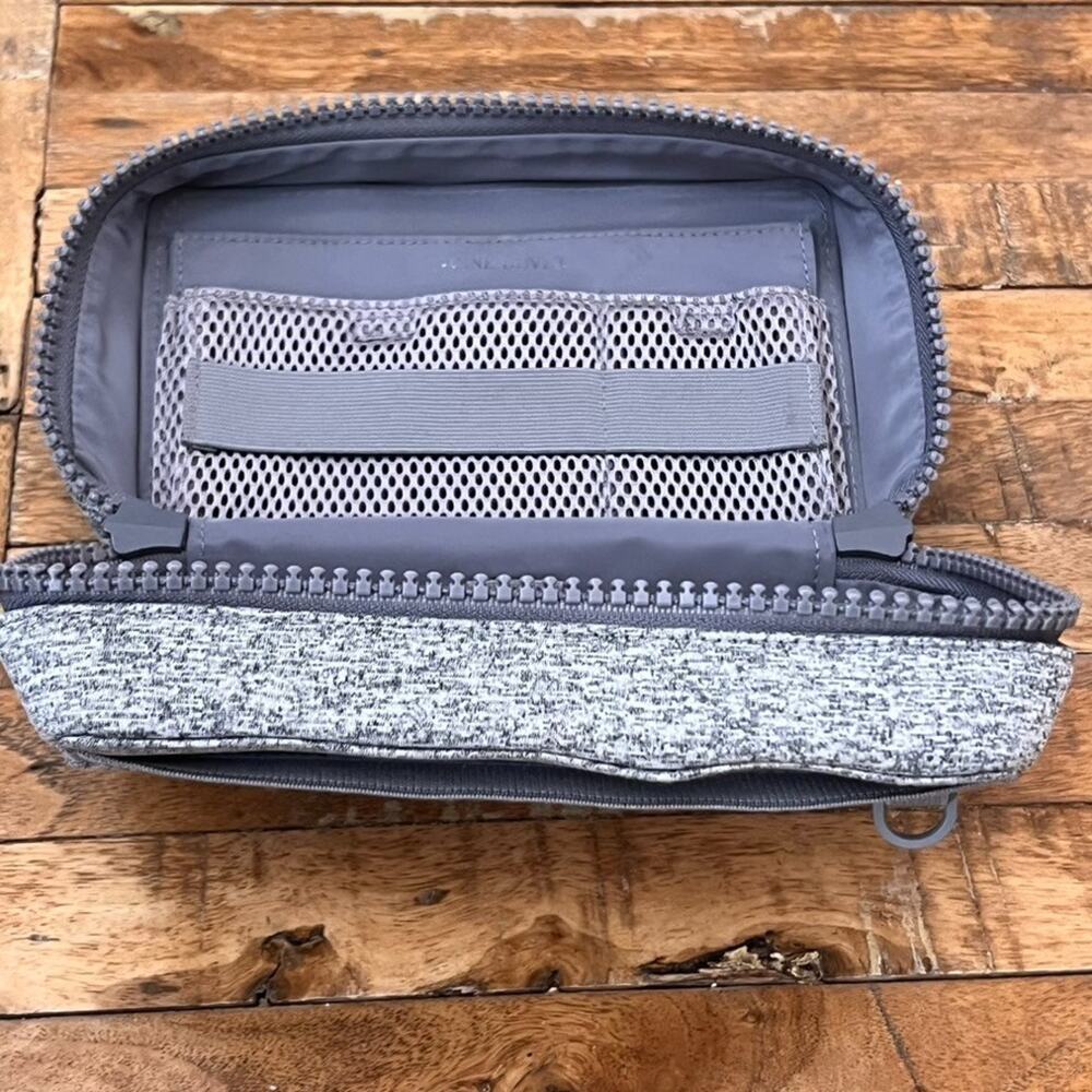 Dagne Dover Arlo Neoprene Tech Organizer Storage Bag Gray Heather - Picture 5 of 13
